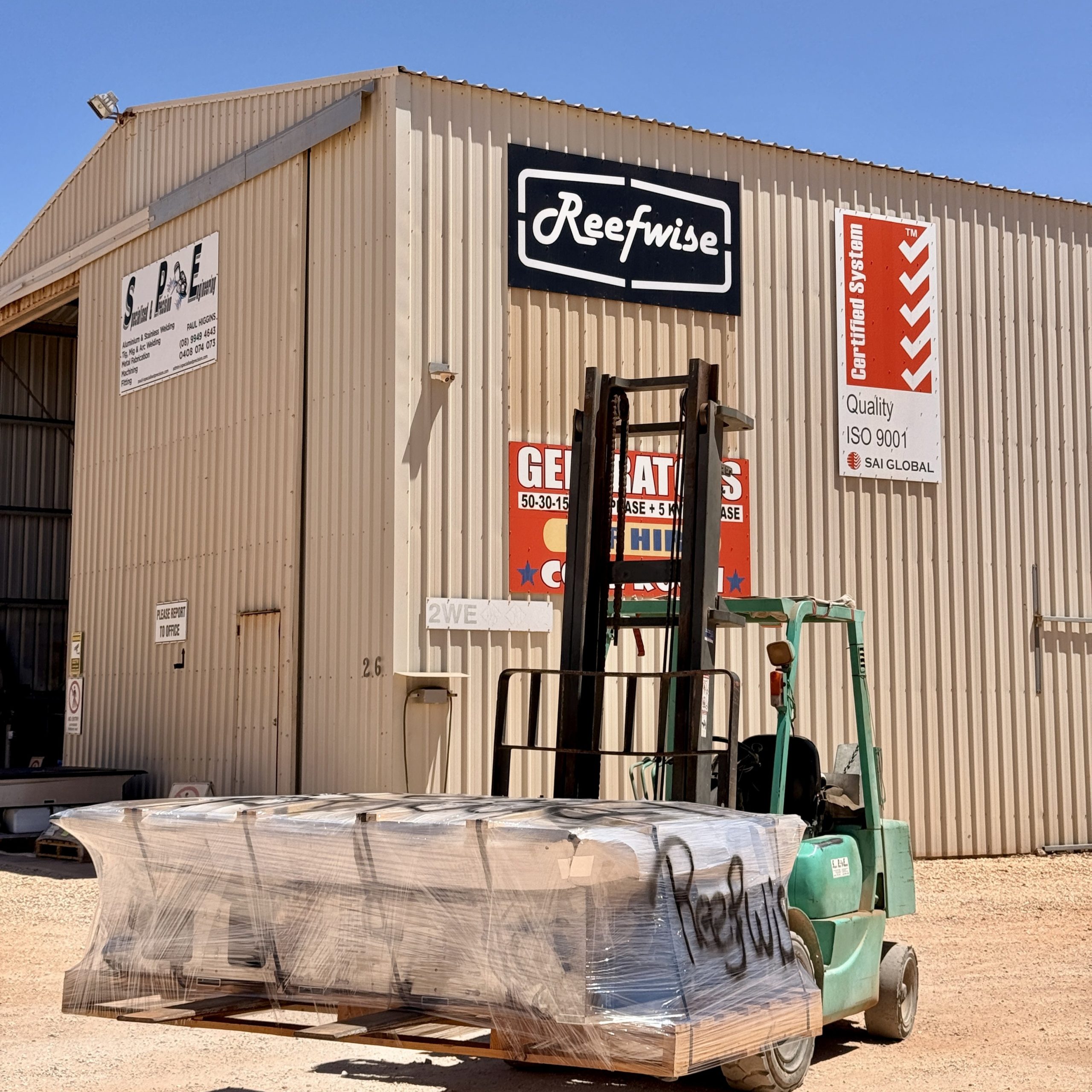 Reefwise Deluxe canopy made in australia. Shipped to perth for installation at Thor Mechanical. This model will be installed in a 2025 Chevrolet Silverado 2500HD. Includes ARB brushless compressor, redarc inverter and BCDC charger, plus lots more 4wd accessories